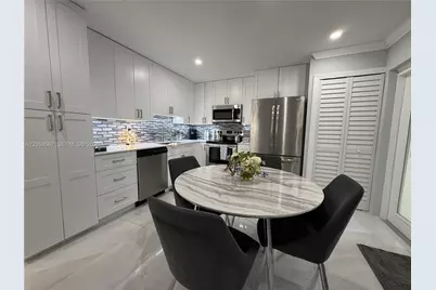 520 NW 46th St, Deerfield Beach, FL 33064 - Photo 9