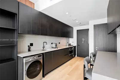 20 NE 11th St #3111, Miami, FL 33132 - Photo 9