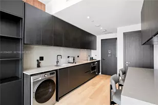 20 NE 11th St, Miami, FL 33132 - Photo 9