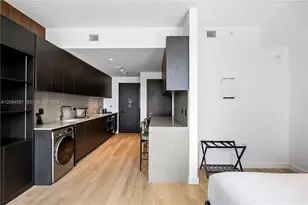 20 NE 11th St, Miami, FL 33132 - Photo 7