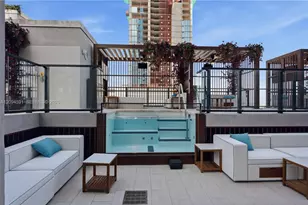20 NE 11th St, Miami, FL 33132 - Photo 25