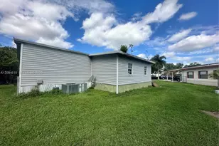 21870 NW 1st St, Pembroke Pines, FL 33029 - Photo 29