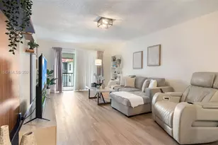 9410 N Hollybrook Lake Dr, Pembroke Pines, FL 33025 - Photo 9