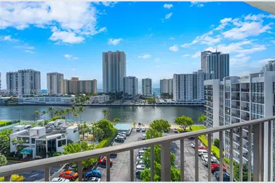 800 Parkview Dr #1006, Hallandale Beach, FL 33009 - Photo 3