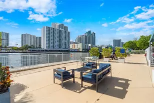 800 Parkview Dr, Hallandale Beach, FL 33009 - Photo 15