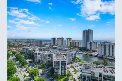 800 Parkview Dr #1006, Hallandale Beach, FL 33009 - Photo 5