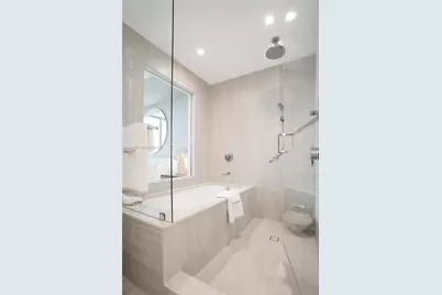 2411 Laguna Cr #907, Miami, FL 33181 - Photo 7