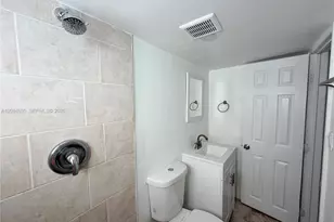 12435 SW 42nd St, Miami, FL 33175 - Photo 9