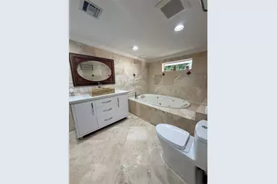 3889 NW 5th St, Miami, FL 33126 - Photo 11