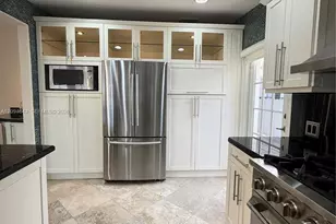 3889 NW 5th St, Miami, FL 33126 - Photo 5