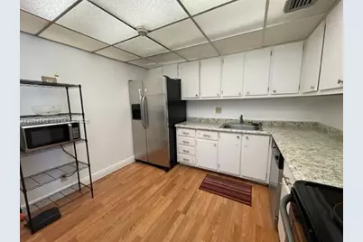 470 Executive Center Dr #2E, West Palm Beach, FL 33401 - Photo 11