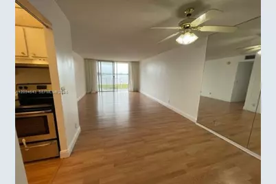 470 Executive Center Dr #2E, West Palm Beach, FL 33401 - Photo 15