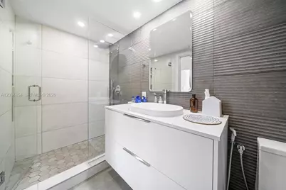 1330 West Ave #1506, Miami Beach, FL 33139 - Photo 15