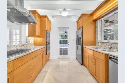 1232 NE 88th St, Miami, FL 33138 - Photo 5