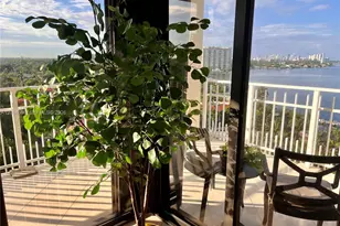 4000 NE Towerside Terrace, Miami, FL 33138 - Photo 3