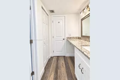 9440 Poinciana Pl #106, Davie, FL 33324 - Photo 15