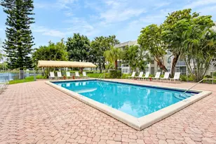 9440 Poinciana Pl, Davie, FL 33324 - Photo 31