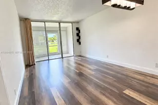 9440 Poinciana Pl, Davie, FL 33324 - Photo 5