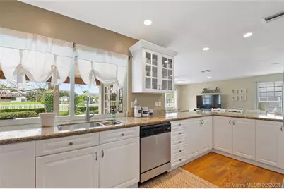 16220 SW 88th Ave Rd, Palmetto Bay, FL 33157 - Photo 3