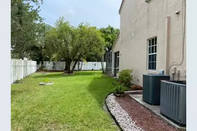 1122 Hickory Way, Weston, FL 33327 - Photo 29