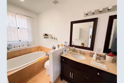 9947 NW 10th Ter, Miami, FL 33172 - Photo 15