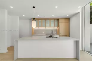 2200 Brickell Ave, Miami, FL 33143 - Photo 5