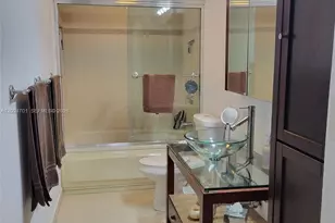500 Bayview Dr, Sunny Isles Beach, FL 33160 - Photo 15