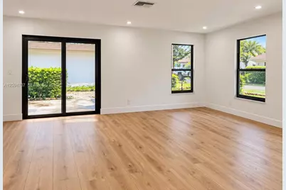 6621 NW 4th Ct, Plantation, FL 33317 - Photo 9