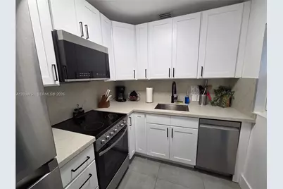 1044 NW 64th St, Miami, FL 33150 - Photo 7
