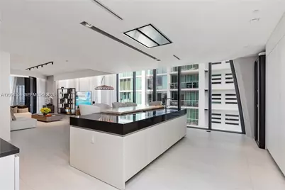 1000 Biscayne Blvd #3502, Miami, FL 33132 - Photo 15