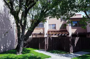 445 W Park Dr, Miami, FL 33172 - Photo 1
