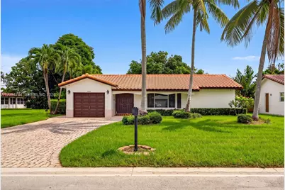 10403 NW 80th Ct, Tamarac, FL 33321 - Photo 3