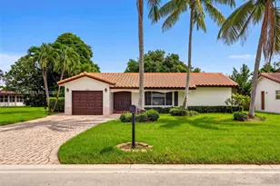 10403 NW 80th Ct, Tamarac, FL 33321 - Photo 3