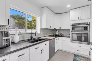 1175 NE 109th St, Miami, FL 33161 - Photo 15
