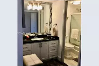 11111 Biscayne Blvd #4D, Miami, FL 33181 - Photo 5