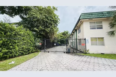 13101 Memorial Hwy #104, North Miami, FL 33161 - Photo 17