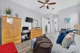 3226 W 97th St, Hialeah, FL 33018 - Photo 17