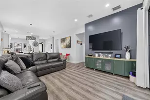 3226 W 97th St, Hialeah, FL 33018 - Photo 15