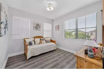 3226 W 97th St, Hialeah, FL 33018 - Photo 23