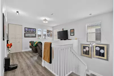 3226 W 97th St, Hialeah, FL 33018 - Photo 21