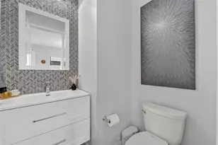 3226 W 97th St, Hialeah, FL 33018 - Photo 11