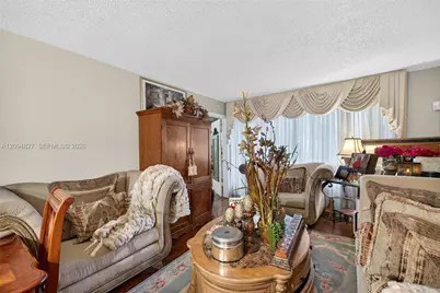 204 Lake Pointe Dr #107, Oakland Park, FL 33309 - Photo 9