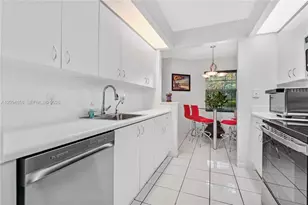 13101 SW 15th Ct, Pembroke Pines, FL 33027 - Photo 15