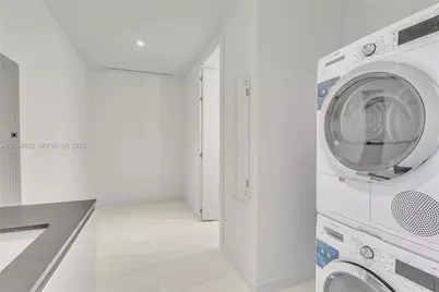 300 Biscayne Blvd Way #4203, Miami, FL 33131 - Photo 13