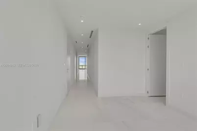 300 Biscayne Blvd Way #4203, Miami, FL 33131 - Photo 27