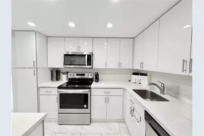 2201 S Ocean Dr #605, Hollywood, FL 33019 - Photo 5