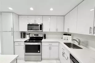 2201 S Ocean Dr, Hollywood, FL 33019 - Photo 5