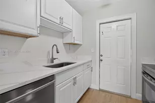 5197 NE 14th Ave, Pompano Beach, FL 33064 - Photo 7