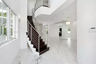 8221 NW 34th Dr, Doral, FL 33122 - Photo 9