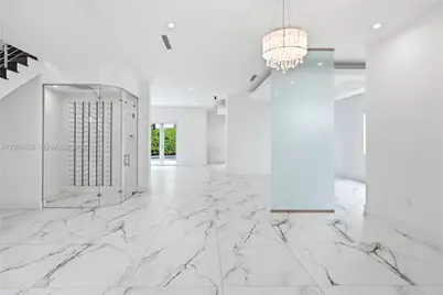 8221 NW 34th Dr, Doral, FL 33122 - Photo 11